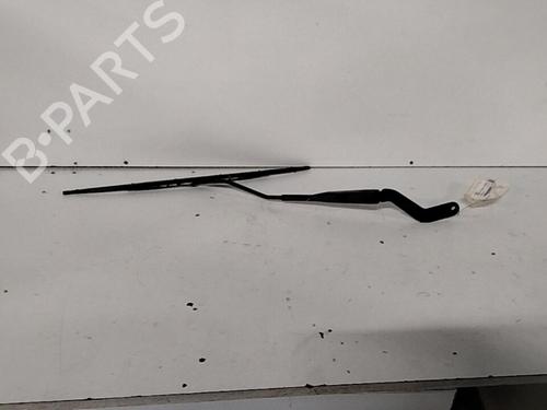 Used Front windshield wiper arm PEUGEOT 106 II (1A_, 1C_) 1.1 i (60 hp) 28784907