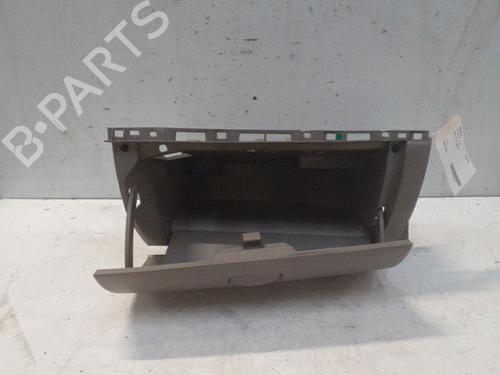 Used Glove box Glove box RENAULT CLIO III (BR0/1, CR0/1) 1.5 dCi (C/BR0G, C/BR1G) (68 hp) 28761391 28761391
