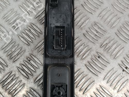 Used Left front window switch Left front window switch PEUGEOT 3008 I MPV (0U_) 1.6 HDi (114 hp) 30314339 30314339