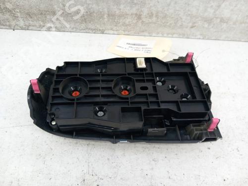 climate-control-toyota-yaris-_p9_-2005-2006-2007-2008-2009-2010-2011-2012-2013-2014-28734677 main image