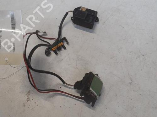 Varmeblæsermodstand RENAULT TRAFIC II Bus (JL) 1.9 dCI 80 (JL0B) (82 hp) 28750571