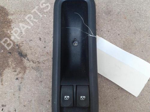 Used Switch RENAULT CLIO III (BR0/1, CR0/1) 1.2 16V (BR02, BR0J, BR11, CR02, CR0J, CR11) (75 hp) 28765230