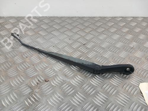 Used Front windshield wiper arm NISSAN MICRA III (K12) 1.5 dCi (65 hp) 28735116