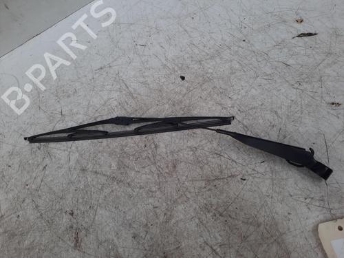 Used Front windshield wiper arm RENAULT RAPID Box Body/MPV (F40_, G40_) 1.9 D (F40R) (54 hp) 28764015