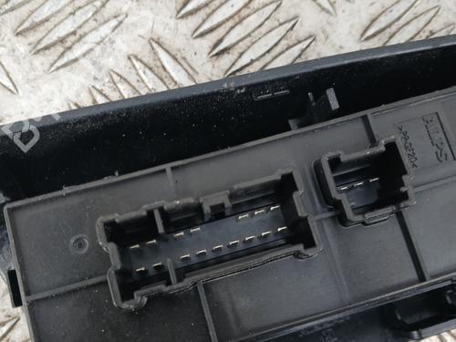 Used Left front window switch Left front window switch NISSAN JUKE (F15) 1.6 (117 hp) 33687263 33687263