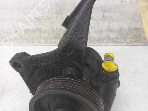 Used Steering pump RENAULT TRAFIC Van (T_, P_, V_) 2.5 D (75 hp) 28766453