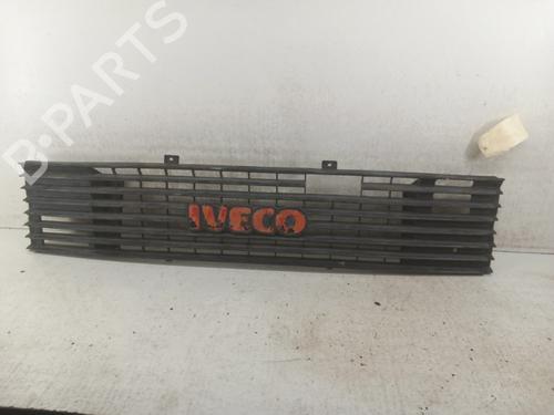 Used Grille IVECO DAILY I Platform/Chassis 30-8 (10011131, 10011132, 10011231, 10011232, 10011237,... (72 hp) 28781175