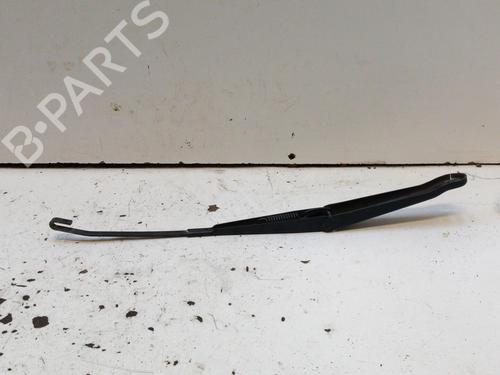 Used Front windshield wiper arm FIAT PUNTO (188_) 1.2 60 (188.030, .050, .130, .150, .230, .250) (60 hp) 28785625