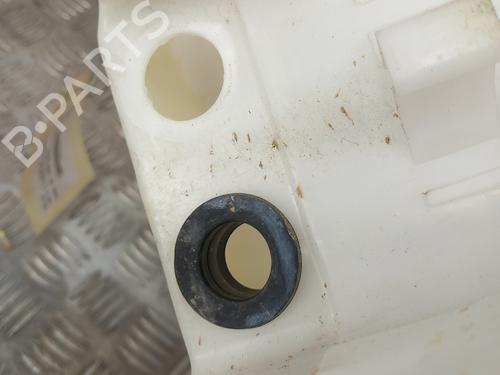 Windscreen washer tank TOYOTA YARIS (_P13_) 1.0 (KSP130_, KSP130) | BP28734926C113