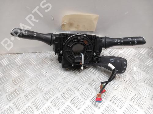 Used Steering column stalk RENAULT MEGANE IV Grandtour (K9A/M/N_) 1.5 dCi 110 (110 hp) 28756761