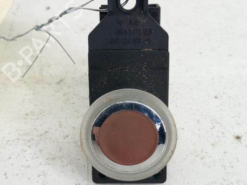 Used Switch Switch VW PHAETON (3D1, 3D2, 3D3, 3D4, 3D6, 3D7, 3D8, 3D9) 4.2 V8 4motion (335 hp) 28761760 28761760