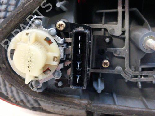 right-taillight-toyota-yaris-_p1_-1999-2000-2001-2002-2003-2004-2005-28759130 main image