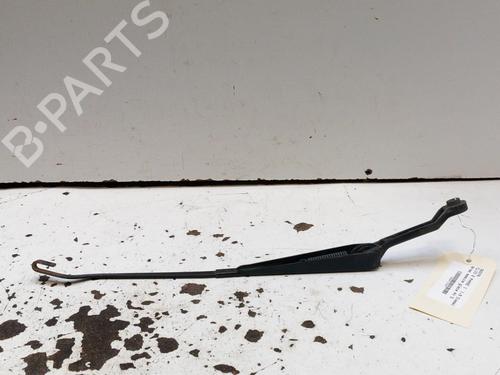 Used Front windshield wiper arm RENAULT CLIO II Hatchback Van (SB0/1/2_) 1.9 D (SB0R) (54 hp) 28793210