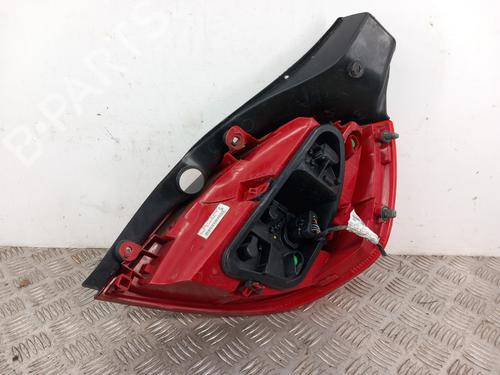 left-taillight-renault-clio-iii-br01-cr01-2005-2006-2007-2008-2009-2010-2011-2012-2013-2014-33304602 main image