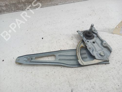 Lève-vitre arrière droit TOYOTA YARIS (_P9_) 1.4 D-4D (NLP90_, NLP90R) (90 hp) 28744059