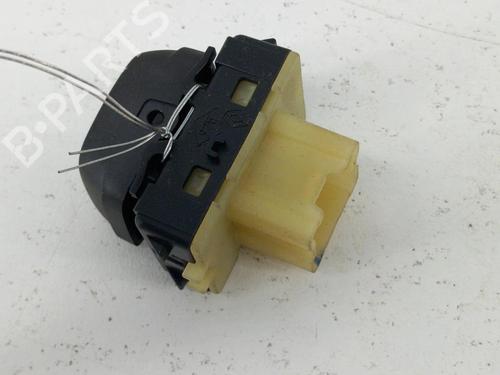 Used Left front window switch Left front window switch DACIA SANDERO II TCe 90 (B8M1, B8MA, B8AC) (90 hp) 28772689 28772689