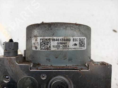 Used ABS pump ABS pump PEUGEOT 208 II (UB_, UP_, UW_, UJ_) 1.5 BlueHDI 100 (102 hp) 28733974 28733974