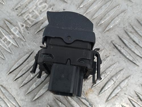 Used Left front window switch Left front window switch RENAULT CLIO II (BB_, CB_) 1.5 dCi (B/CB07) (65 hp) 31952768 31952768