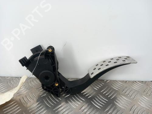Pedal RENAULT CAPTUR I (J5_, H5_) 0.9 TCe 90 (90 hp) 28739175