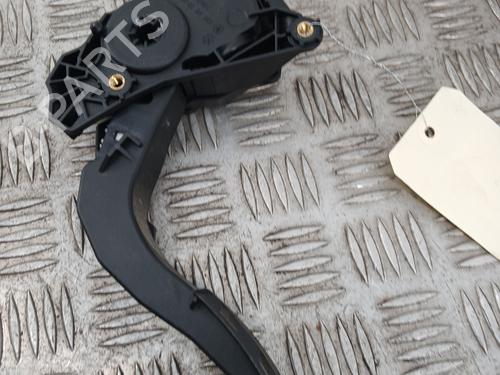 pedal-renault-clio-v-b7_-2019-33199906 main image