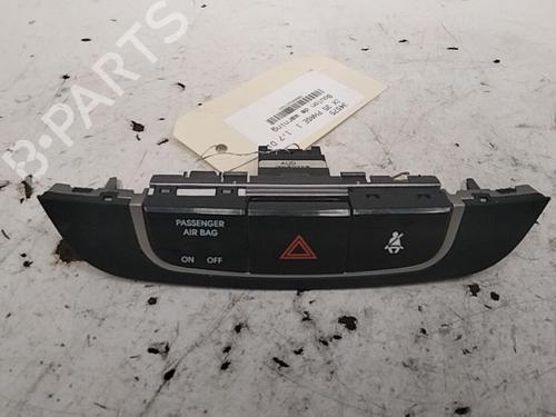 Used Warning switch HYUNDAI ix35 (LM, EL, ELH) 1.7 CRDi (116 hp) 28784532