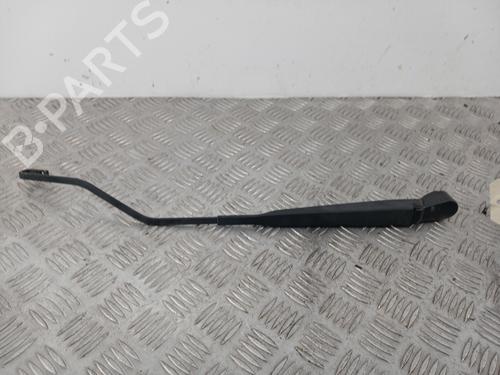 Used Front windshield wiper arm Front windshield wiper arm 32024679 32024679