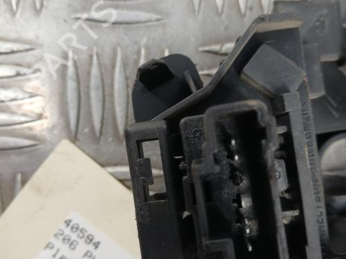 Used Lamp holder Lamp holder PEUGEOT 206 CC (2D) 1.6 16V (2DNFUF, 2DNFUR) (109 hp) 31113419 31113419