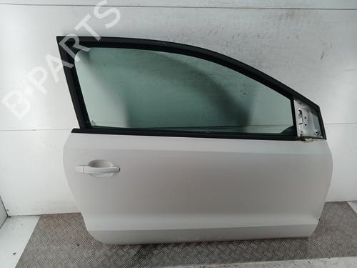 Portier rechts voor VW POLO V (6R1, 6C1) 1.2 (70 hp) 30779008