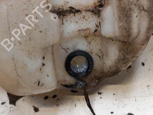 Used Windscreen washer tank CITROËN XSARA (N1) 1.6 16V (109 hp) 28767460