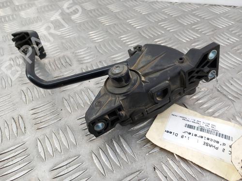 Used Pedal Pedal RENAULT TRAFIC II Van (FL) 1.9 dCi 80 (FL0B) (82 hp) 28736676 28736676