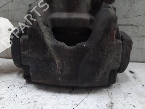 Venstre bremsekaliber foran RENAULT MEGANE III Hatchback (BZ0/1_, B3_) 1.5 dCi (BZ09, BZ0D, BZ1W, BZ29, BZ14) (110 hp) 28787282
