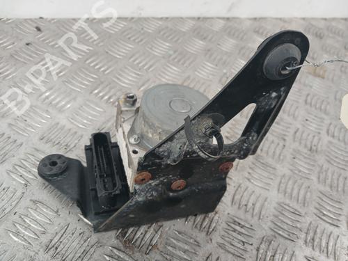Used ABS pump ABS pump RENAULT KANGOO / GRAND KANGOO II (KW0/1_) 1.5 dCi 90 (KW05, KW08, KW0G, KW11) (90 hp) 30706556 30706556