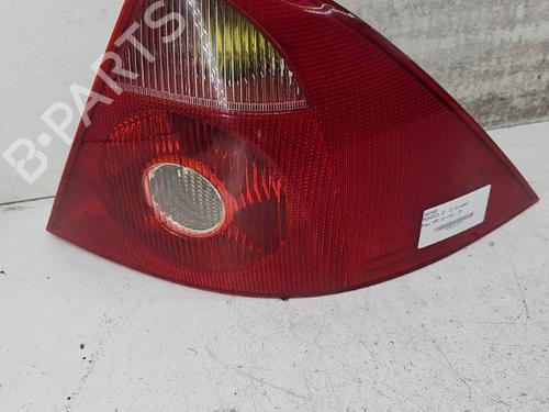 Højre baglygte FORD MONDEO III Saloon (B4Y) 2.0 16V TDDi / TDCi (115 hp) 28734101