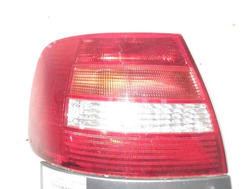 Venstre baglygte AUDI A4 B5 (8D2) 1.9 TDI (116 hp) 28758558