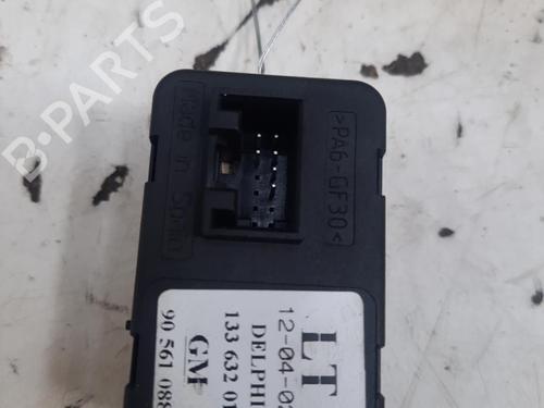 Used Left front window switch OPEL ASTRA G Estate (T98) 2.0 DTI 16V (F35) (101 hp) 28775886