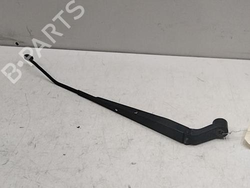 Used Front windshield wiper arm Front windshield wiper arm 36425368 36425368