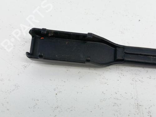 Used Front windshield wiper arm DACIA SANDERO III 1.0 TCe 100 ECO-G (101 hp) 28751237