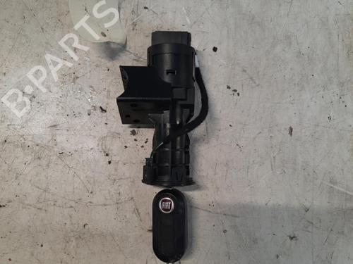 Used Ignition barrel FIAT 500 (312_) 1.2 (312AXA1A) (69 hp) 28787991