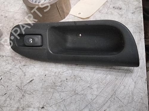 Højre fortil elrude kontakt RENAULT SCÉNIC I MPV (JA0/1_, FA0_) 1.9 dCi (JA05, JA1F) (102 hp) 28789465