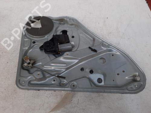 Rudehejsemekanisme venstre bagtil VW PASSAT B5 Variant (3B5) 1.8 T (150 hp) 28752233