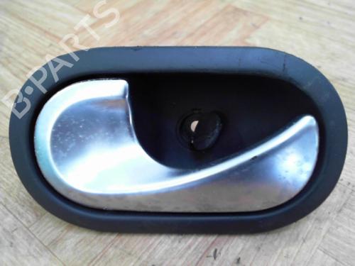 Venstre bagtil invendig håndtag RENAULT MEGANE II (BM0/1_, CM0/1_) 1.5 dCi (BM02, BM13, BM2A, CM02, CM13) (101 hp) 28754838