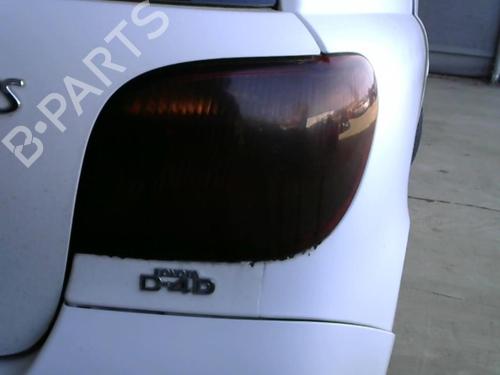 Używane Lampa tylna prawa TOYOTA YARIS (_P1_) 1.4 D-4D (NLP10_, NLP10R) (75 hp) 28766289