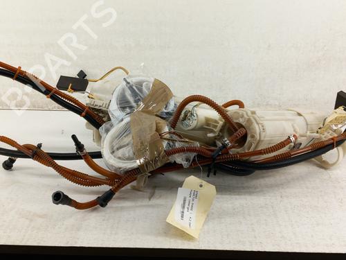 Used Fuel pump Fuel pump VW PHAETON (3D1, 3D2, 3D3, 3D4, 3D6, 3D7, 3D8, 3D9) 4.2 V8 4motion (335 hp) 28761776 28761776
