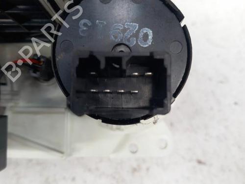 Used Climate control HYUNDAI SANTA FÉ I (SM) 2.0 CRDi 4x4 (125 hp) 28783473
