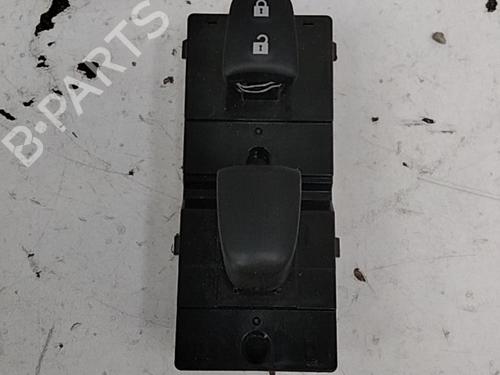 Used Right front window switch NISSAN MICRA V (K14) 0.9 IG-T (90 hp) 28765046