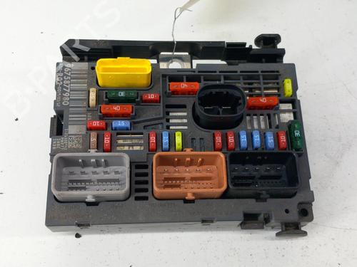 Fuse box PEUGEOT 407 (6D_) 2.0 HDi 135 (6DRHRH, 6DRHRE, 6DRHRG, 6DRHRJ) | BP28788217E1