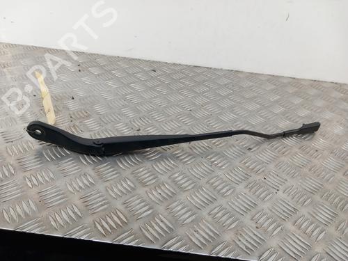 Used Front windshield wiper arm DACIA SANDERO III 1.0 TCe 100 ECO-G (101 hp) 28780443