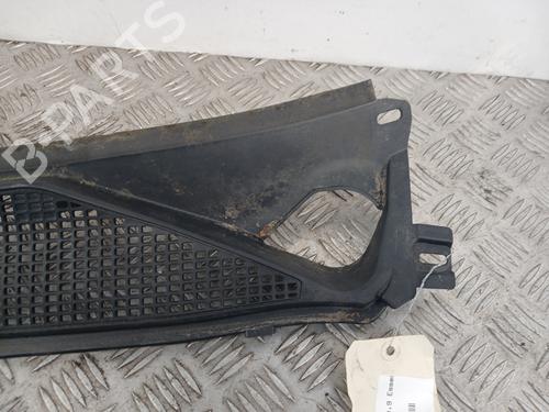 Used Scuttle panel Scuttle panel RENAULT TWINGO III (BCM_, BCA_) 0.9 TCe 90 (BCM9, BCM2) (90 hp) 32335243 32335243