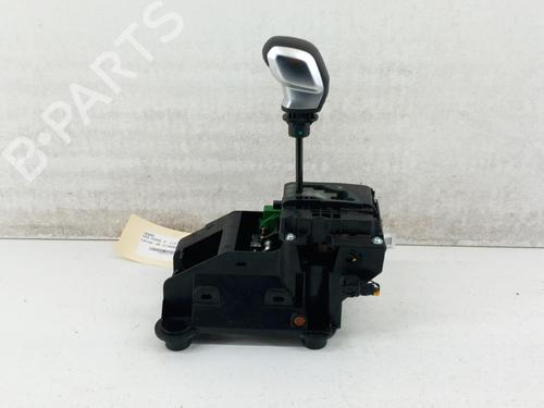 Used Gear lever Gear lever DS DS 3 (SA_) 1.2 THP 110 / PureTech 110 (SAHNPS, SAHNZ6, SAHNZT) (110 hp) 28746943 28746943