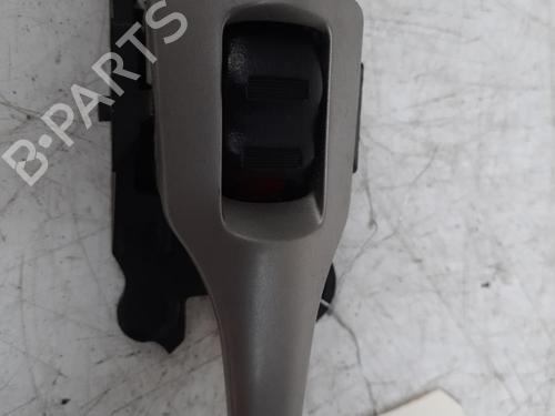 Højre fortil invendig håndtag TOYOTA AURIS (_E15_) 1.4 D-4D (NDE150_, NDE150R) (90 hp) 28774689